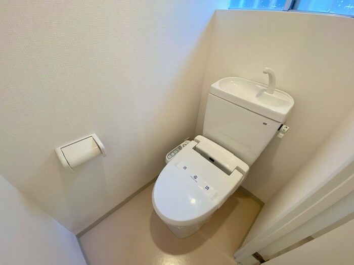 物件内観写真4　(トイレ)