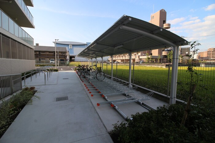 物件外観写真4　(駐輪場)