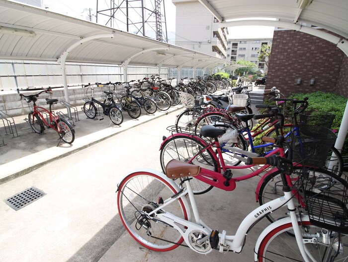 物件外観写真2　(駐輪場)