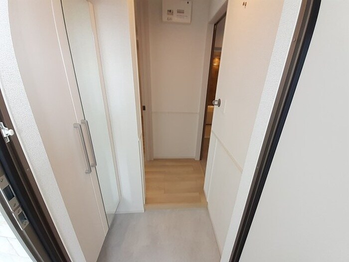 物件内観写真11　(玄関)