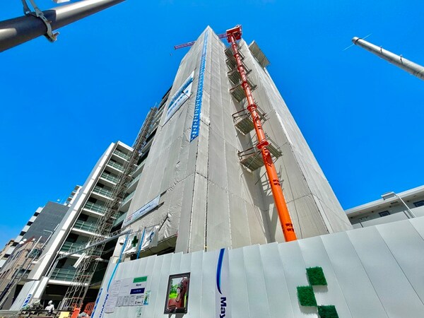 建築中