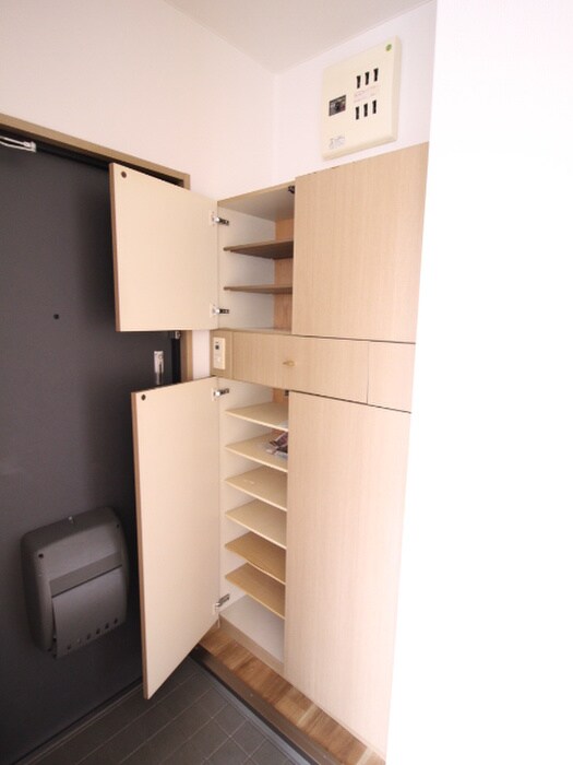 物件内観写真18　(靴箱)