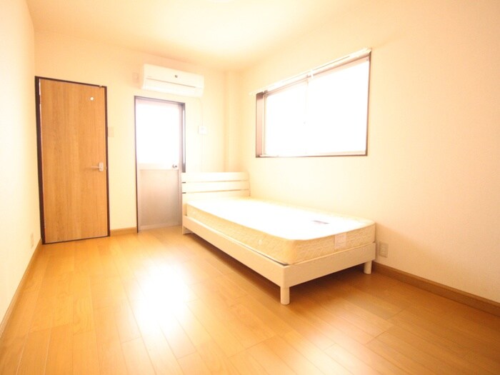 物件内観写真4　(居室)