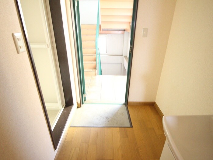 物件内観写真14　(玄関)