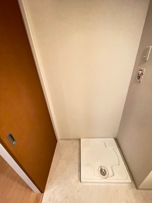 物件内観写真17　(洗濯機置場)