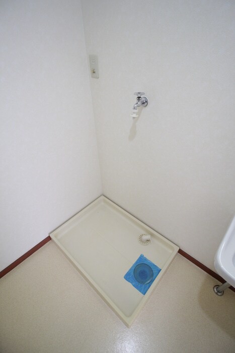 物件内観写真12　(洗濯機置場)