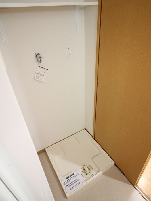 物件内観写真15　(洗濯機置場)