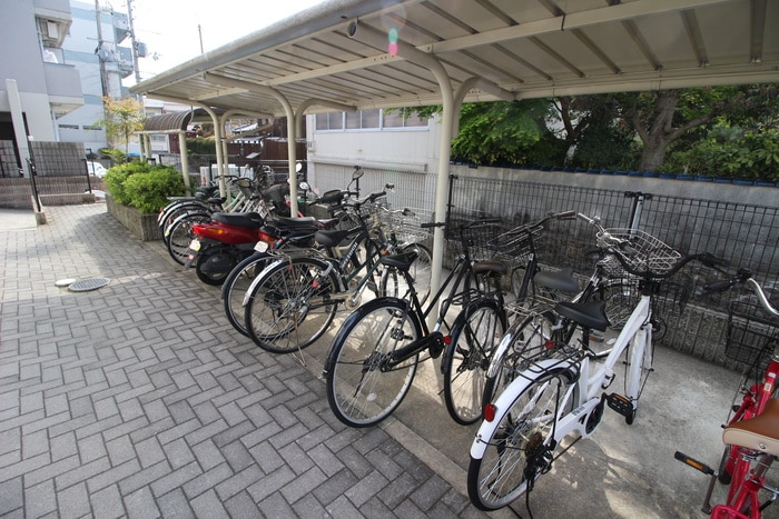 物件外観写真3　(駐輪場)