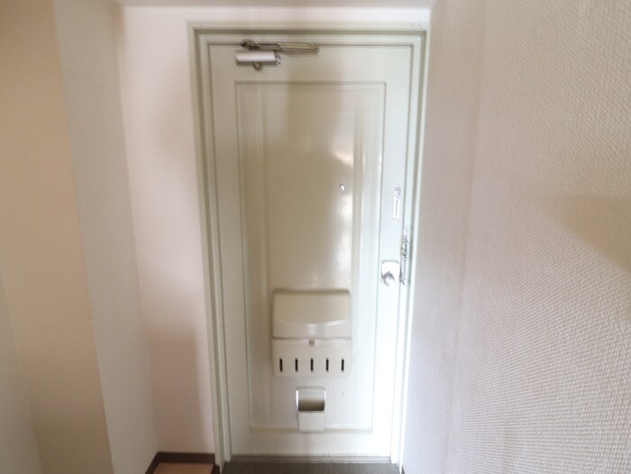物件内観写真13　(玄関)