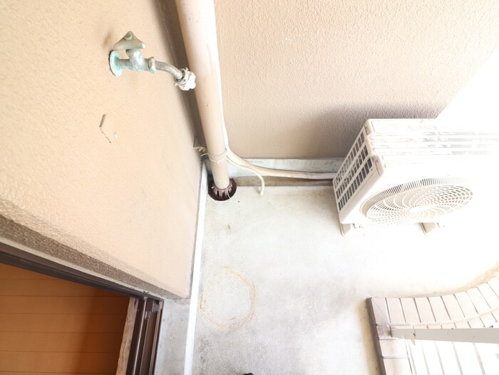 物件内観写真16　(洗濯機置場)