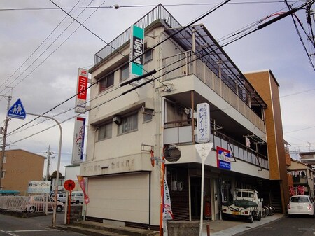 ネゴロマンション外観写真
