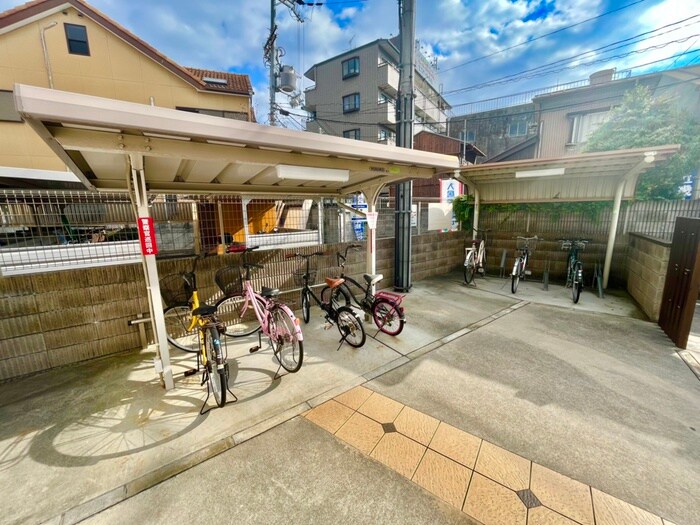 物件外観写真3　(駐輪場)