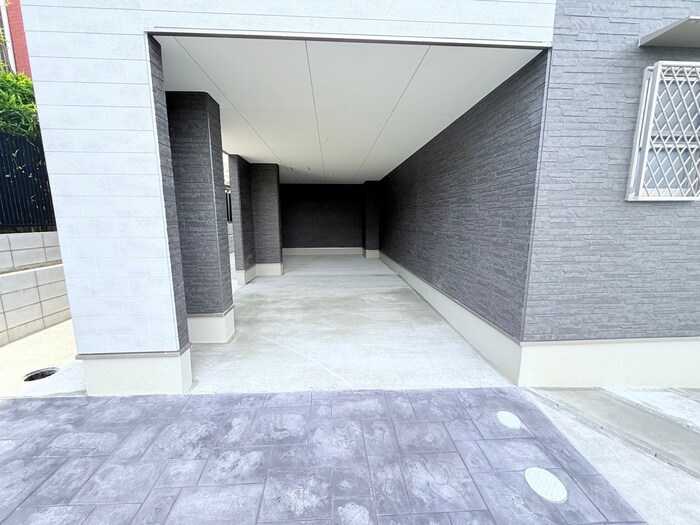 物件外観写真5　(駐車場)