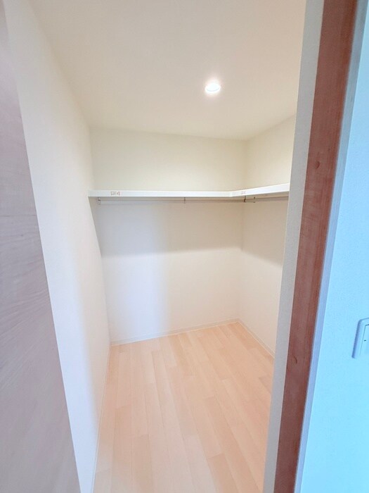 物件内観写真11　(収納)