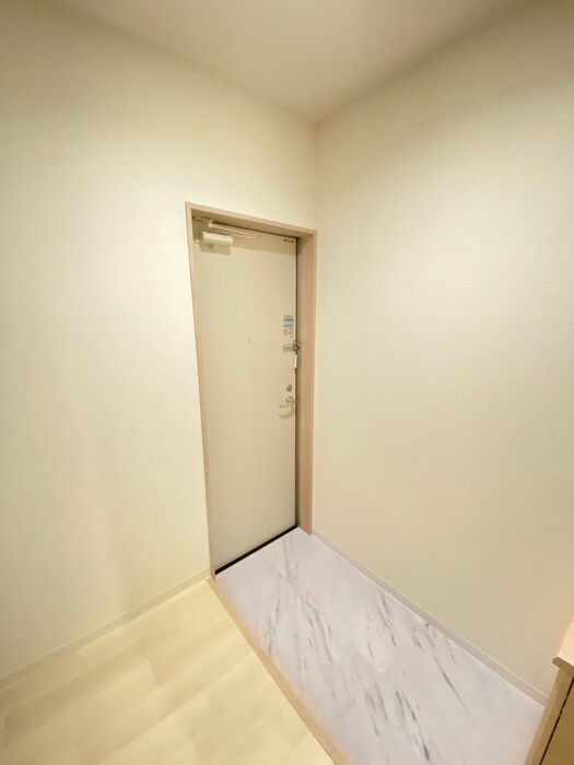 物件内観写真15　(玄関)