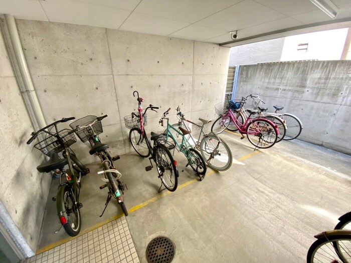 物件外観写真3　(駐輪場)