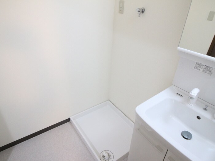 物件内観写真17　(洗濯機置場)