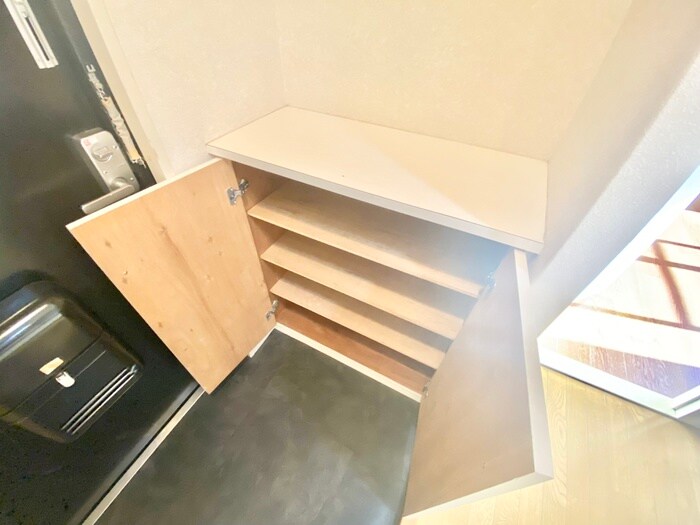 物件内観写真18　(靴箱)