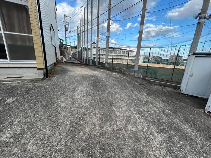 物件外観写真5　(駐輪場)