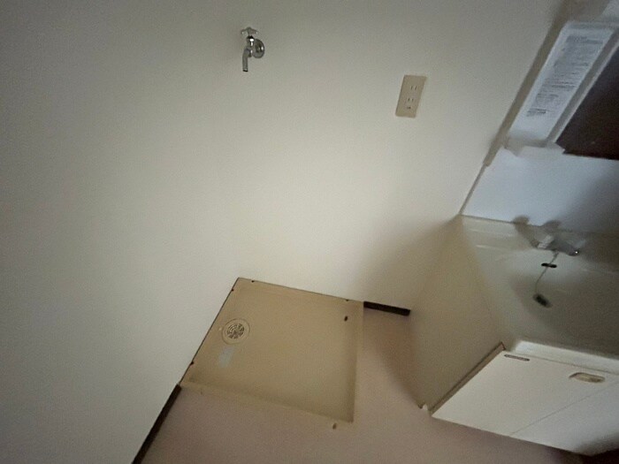 物件内観写真20　(洗濯機置場)