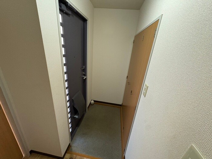 物件内観写真17　(玄関)