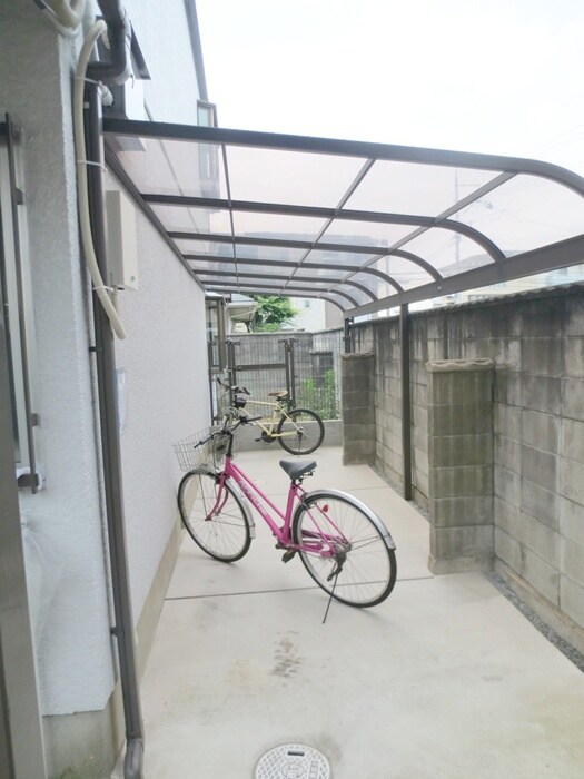 物件外観写真5　(駐輪場)