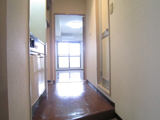 物件内観写真14　(廊下)