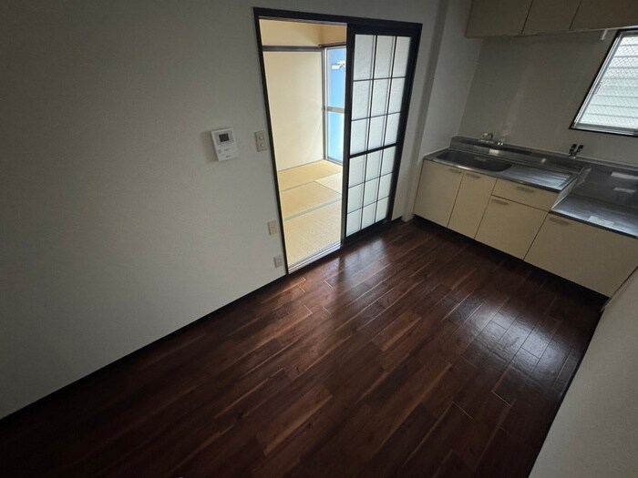 物件内観写真8　(居室)