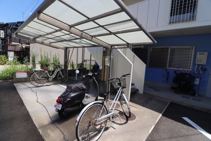 物件外観写真5　(駐輪場)