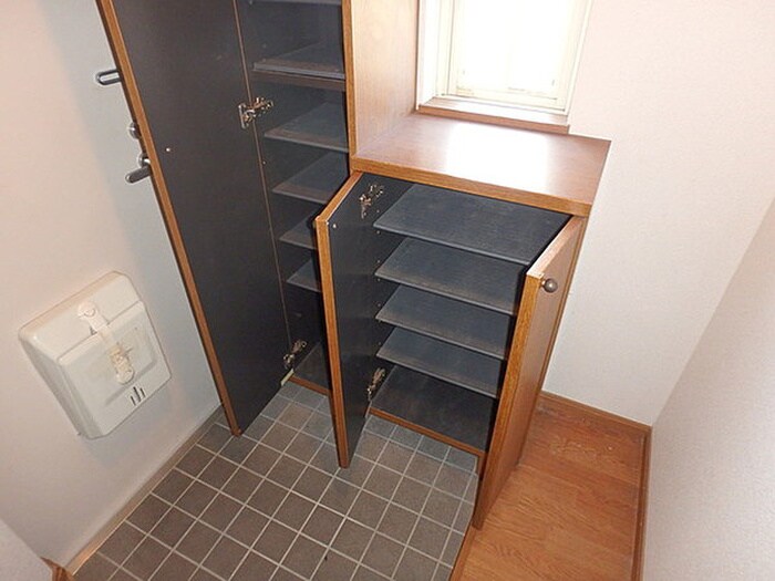 物件内観写真16　(靴箱)