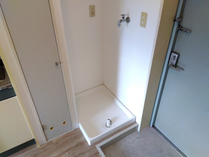 物件内観写真19　(洗濯機置場)