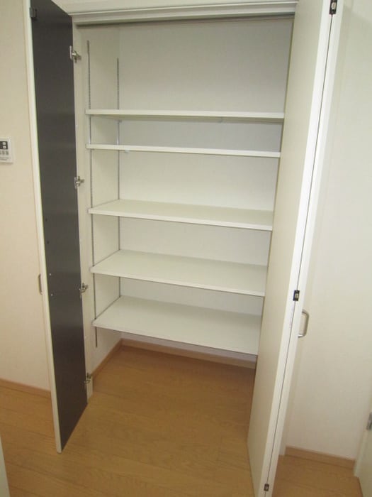 物件内観写真10　(収納)