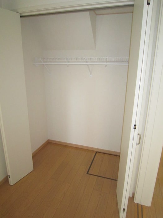 物件内観写真12　(収納)