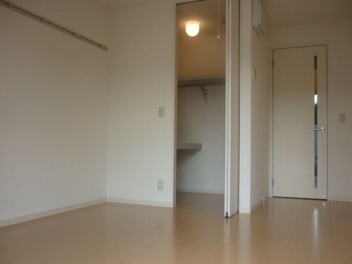 物件内観写真4　(居室)