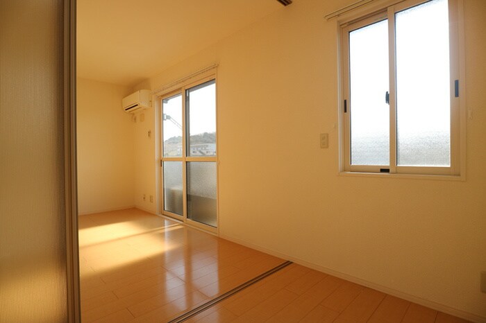 物件内観写真9　(居室)