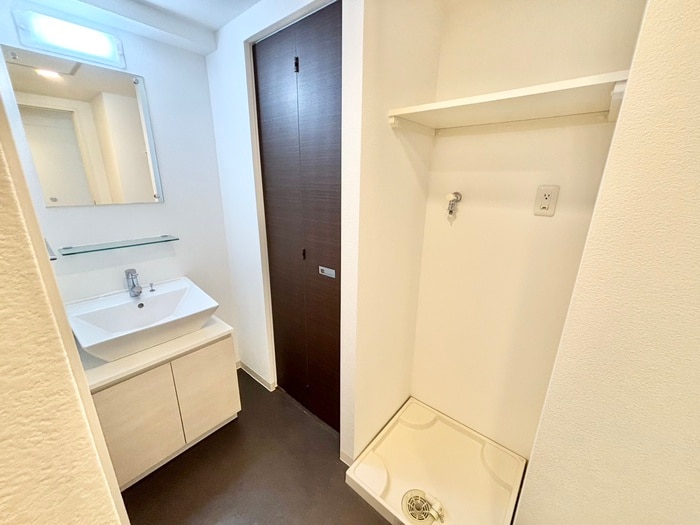 物件内観写真17　(洗濯機置場)