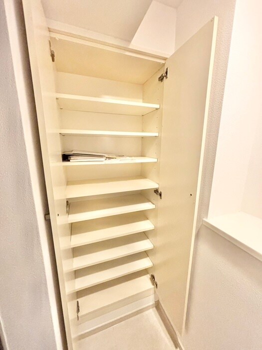 物件内観写真20　(室内からの展望)