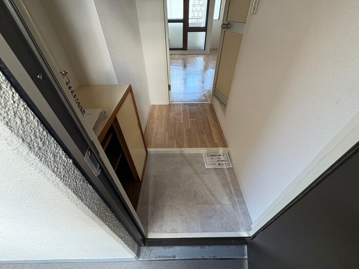 物件内観写真17　(玄関)