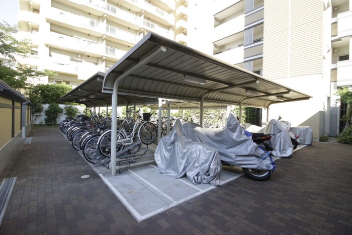 物件外観写真4　(駐輪場)