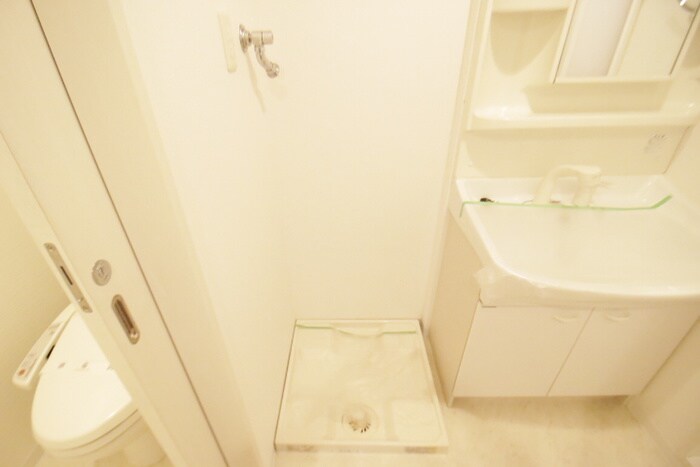 物件内観写真13　(洗濯機置場)