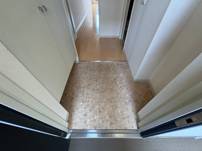 物件内観写真14　(玄関)