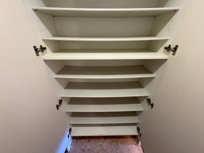 物件内観写真15　(靴箱)