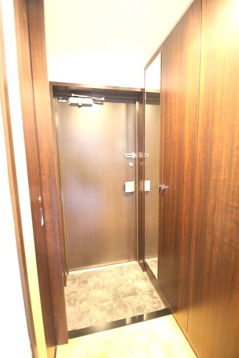 物件内観写真15　(玄関)