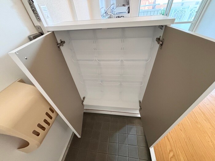 物件内観写真18　(靴箱)