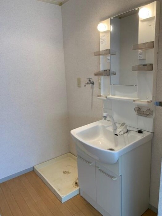 物件内観写真9　(洗濯機置場)