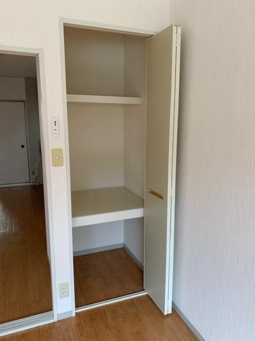 物件内観写真15　(収納)