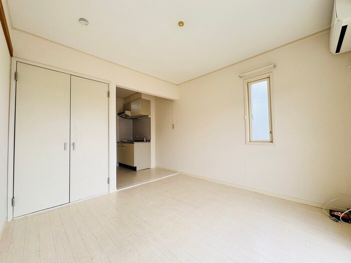 物件内観写真8　(居室)