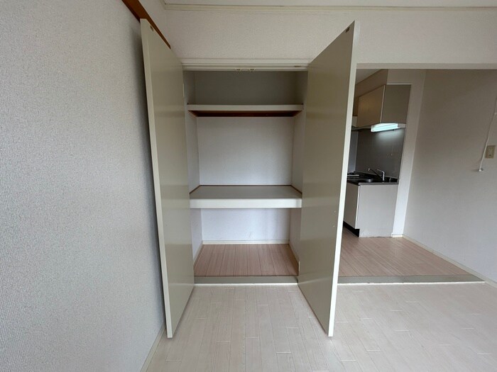 物件内観写真12　(収納)