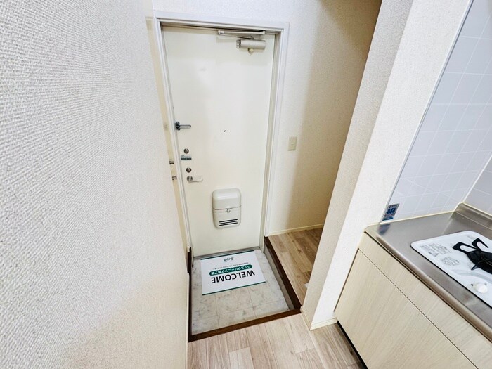 物件内観写真14　(玄関)