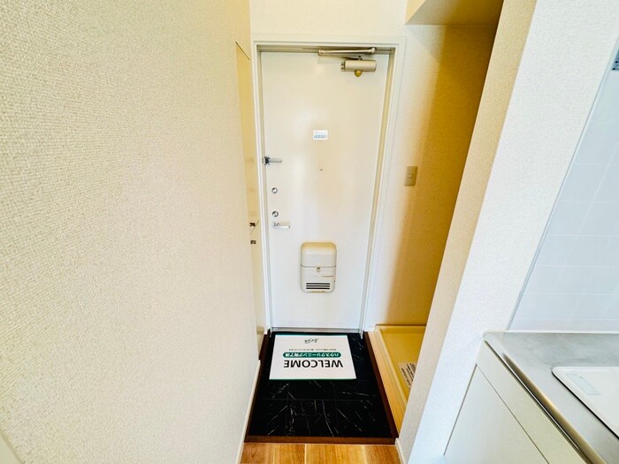 物件内観写真14　(玄関)